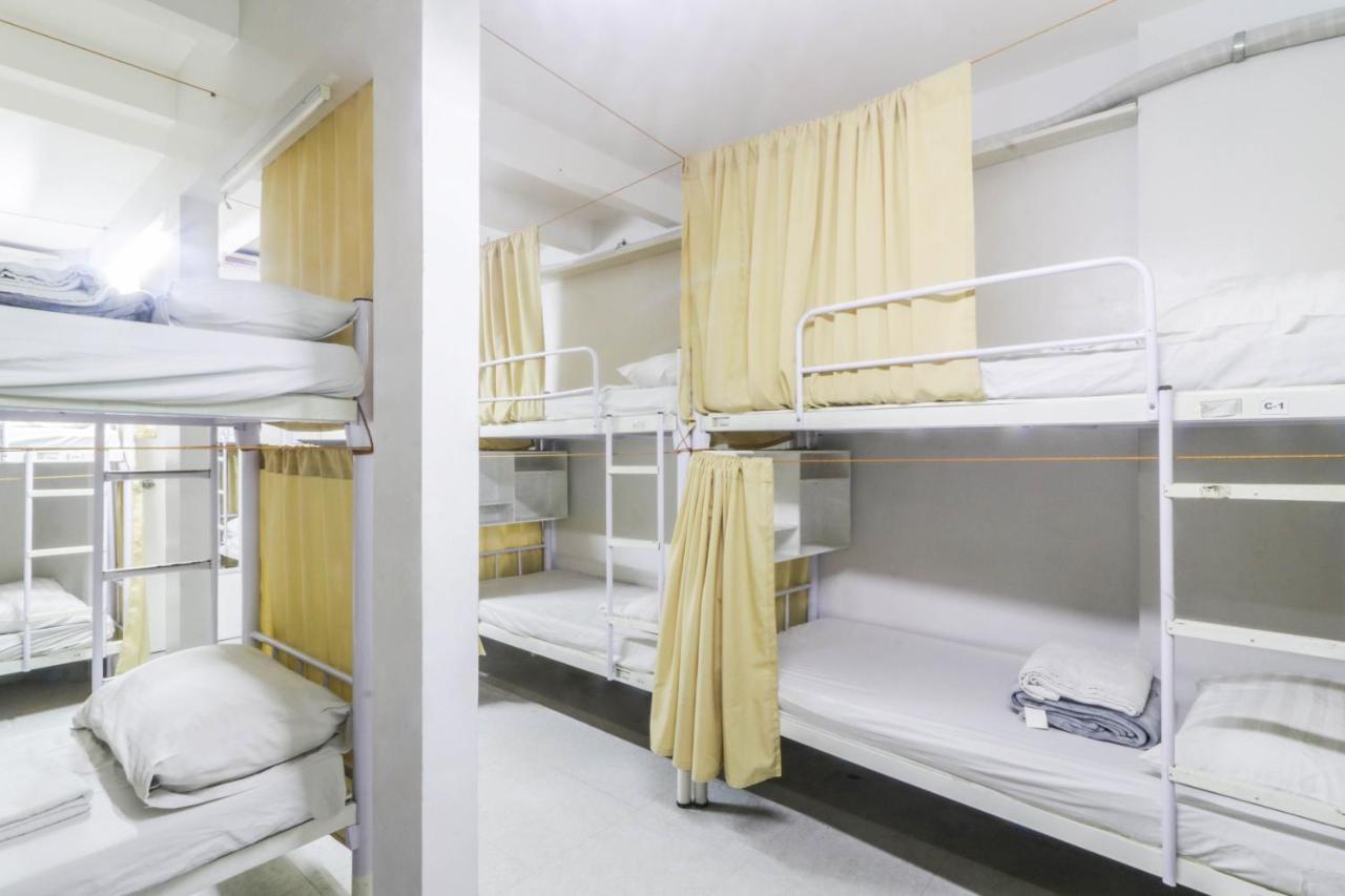 Ark Hostel City Center Manila Pasay Exterior photo