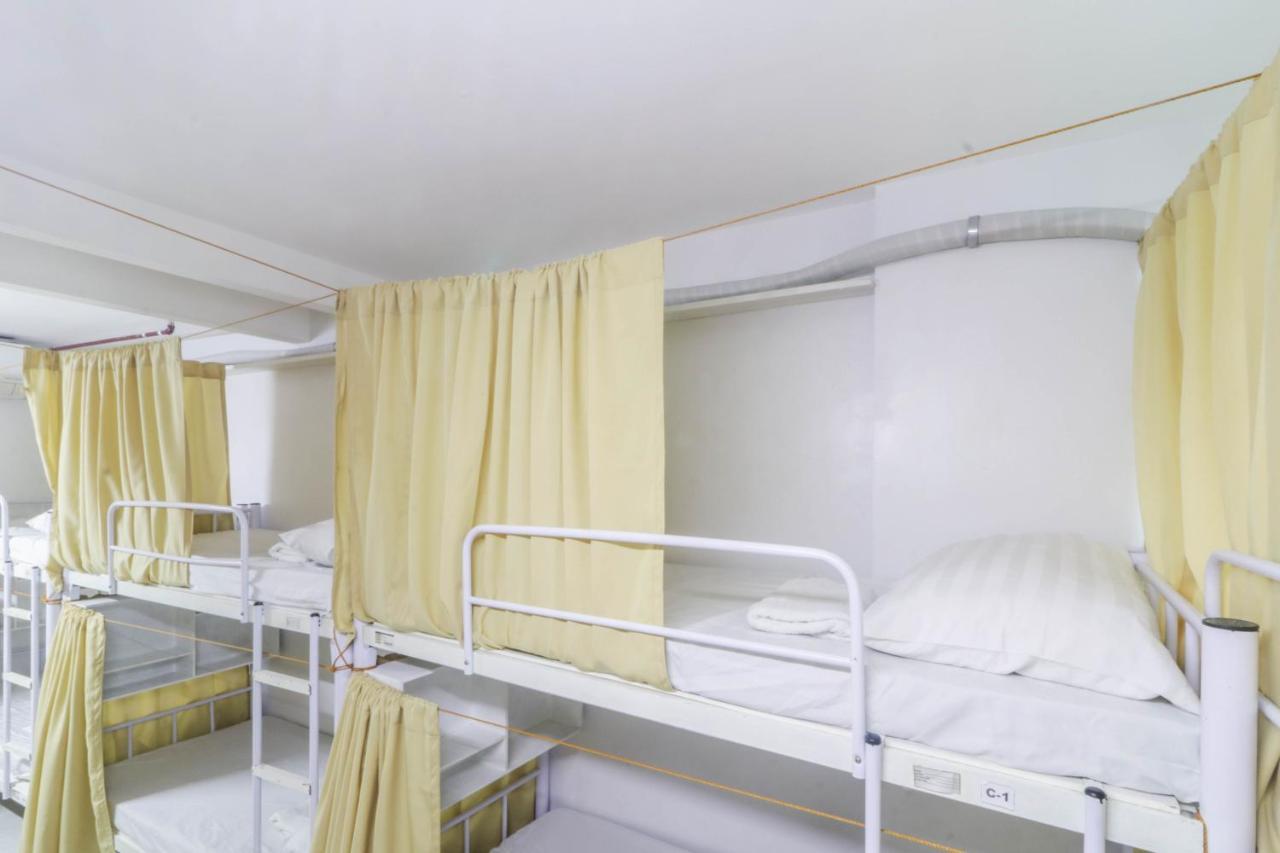 Ark Hostel City Center Manila Pasay Exterior photo